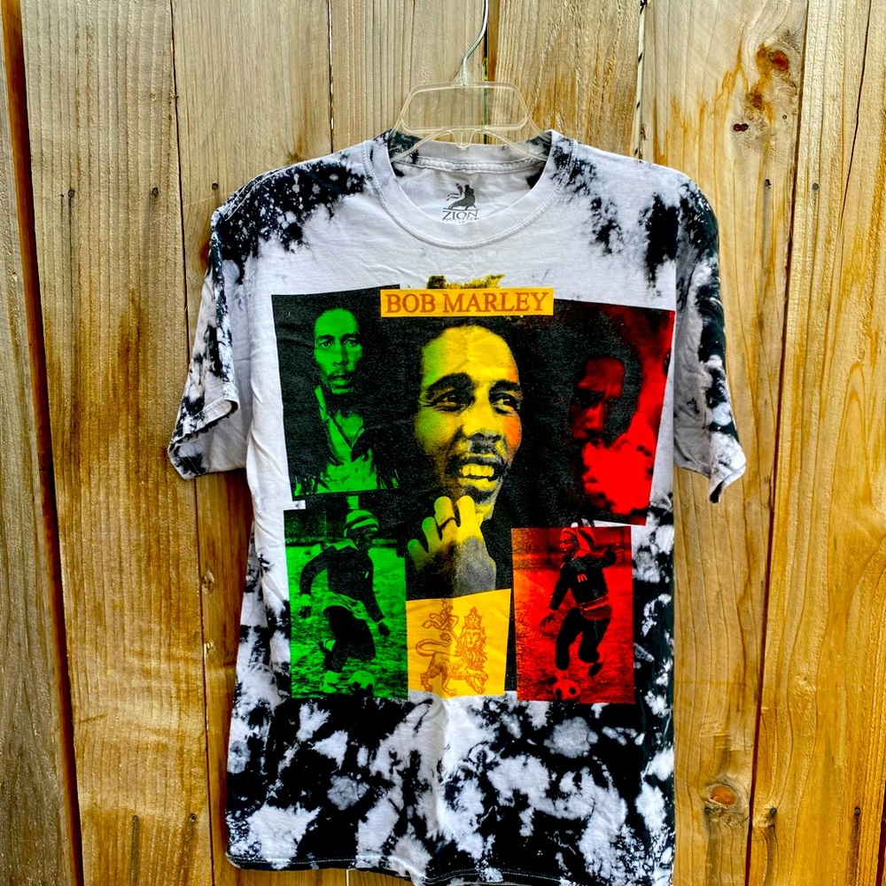 LEGENDARY BOB MARLEY GRAPHIC TEE